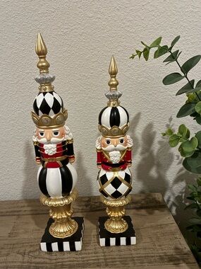 Regency International Topiary Christmas Nutcracker Set.